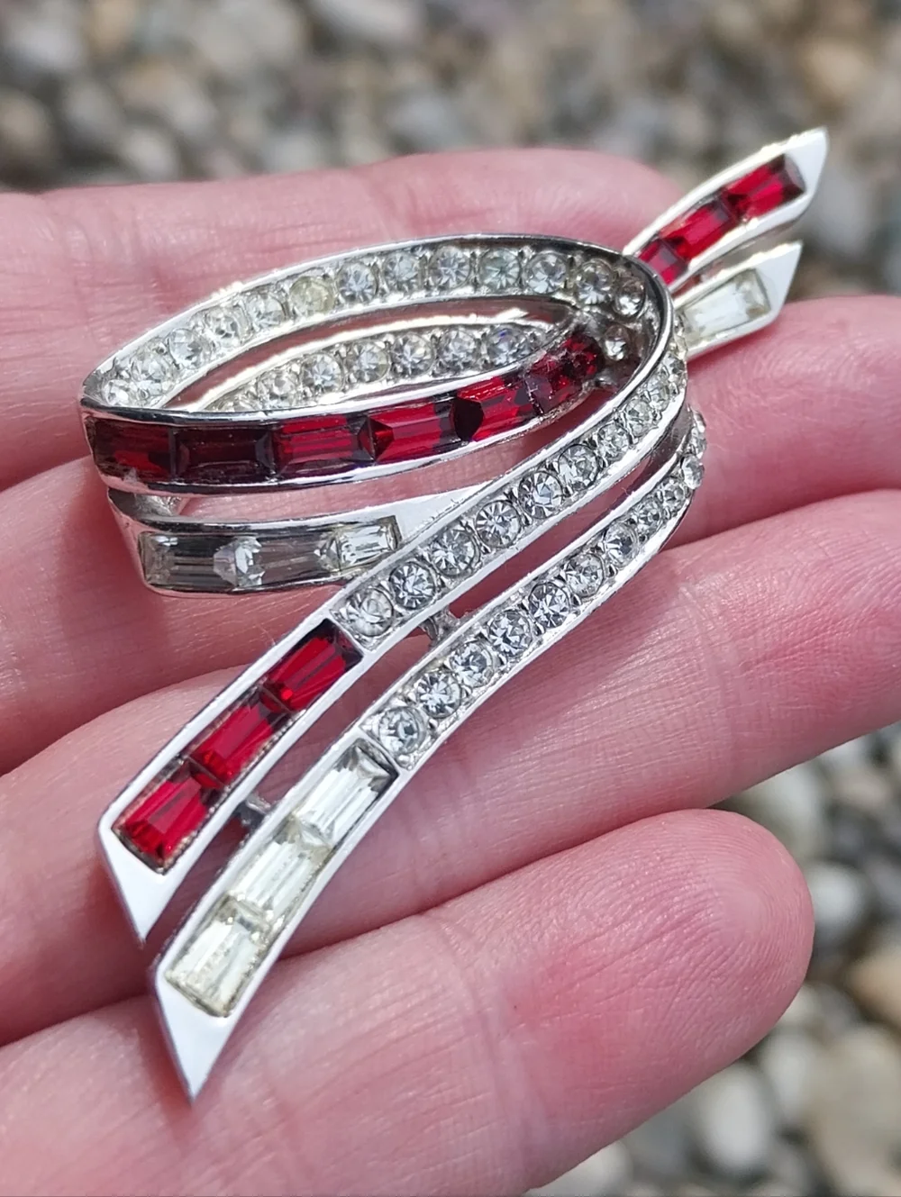 Boucher Vintage Brooch with Red and Clear Crystals - Picture 6 of 14